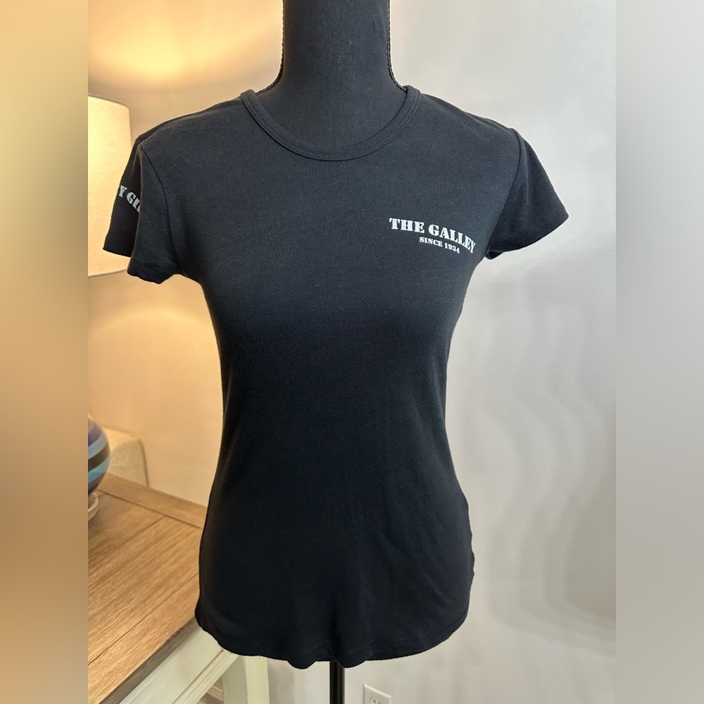 Galley Girl T-Shirt The Galley in Santa Monica - Size XS